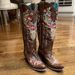 Floral Embroidered Brown Heeled Boots